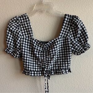 black and white gingham puff sleeve top